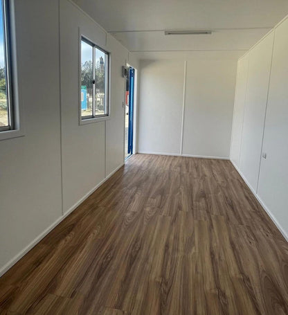 Contenedor maritímo Oficina 24m² ( Ref: 10882 )